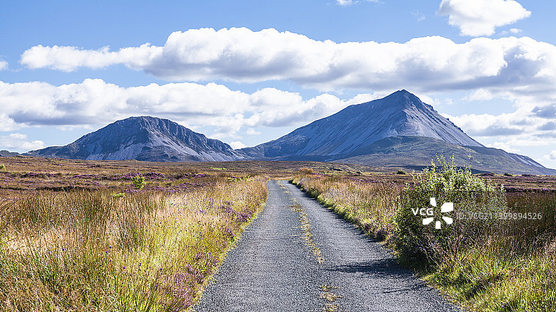 爱尔兰埃里戈尔山脉公路美景图片素材