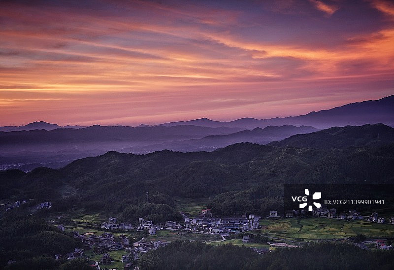 紫鹊界晨光图片素材