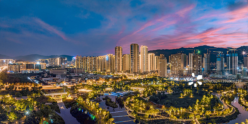 中国福建龙岩新罗区城市风光和晚霞图片素材