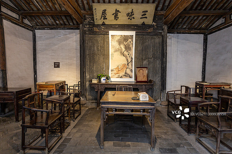 浙江绍兴鲁迅故里三味书屋：内景（寿镜吾曾在此设馆教书）图片素材