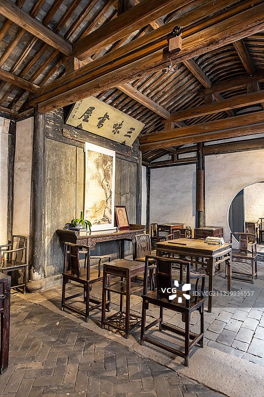 浙江绍兴鲁迅故里三味书屋：内景（寿镜吾曾在此设馆教书）图片素材