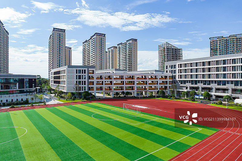 学校操场足球场景航拍图片素材