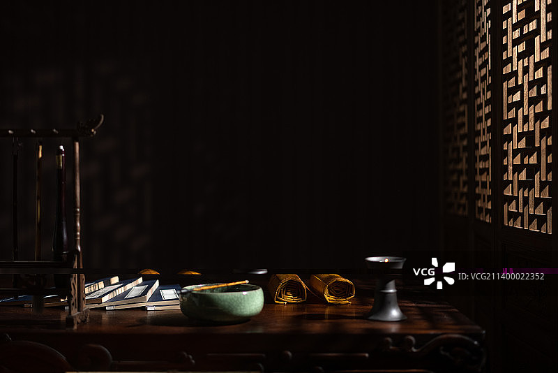中国古代文人墨客书房书桌图片素材