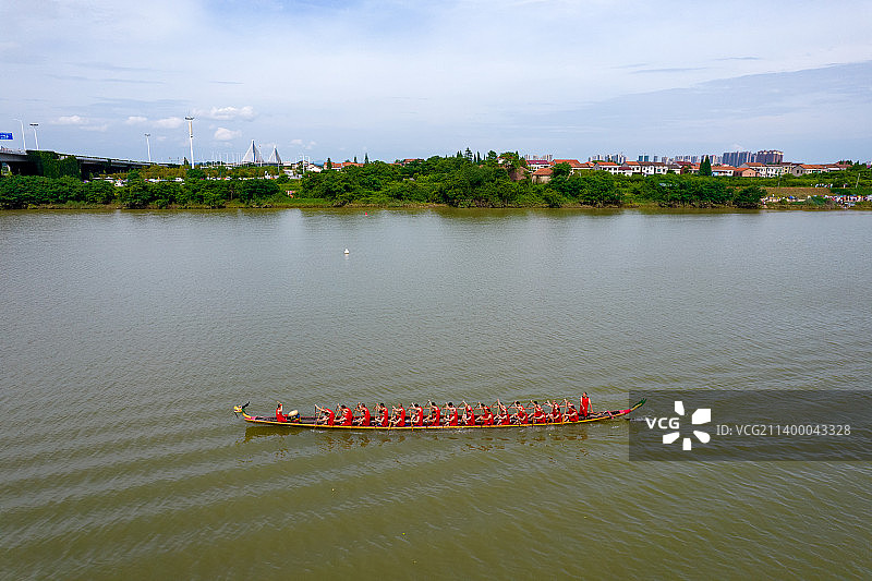 航拍端午民俗活动赛龙舟图片素材