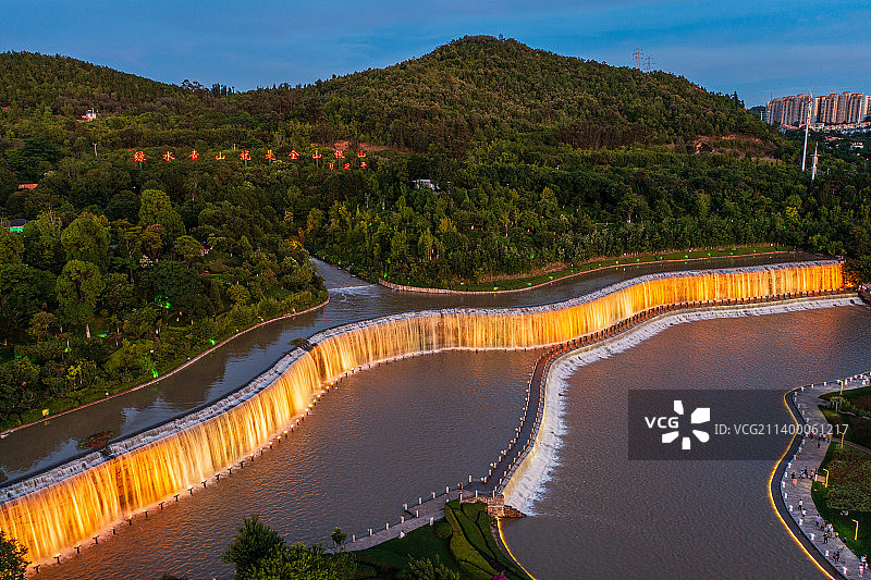 云南省玉溪市红塔区两湖大瀑布图片素材