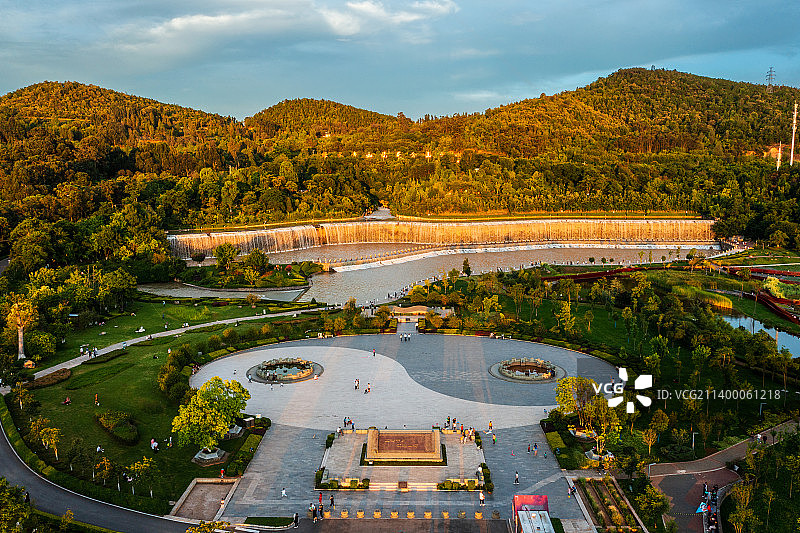 云南省玉溪市红塔区两湖大瀑布图片素材