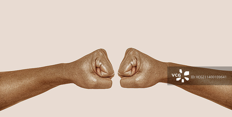 拳头正面对碰对抗概念图片素材