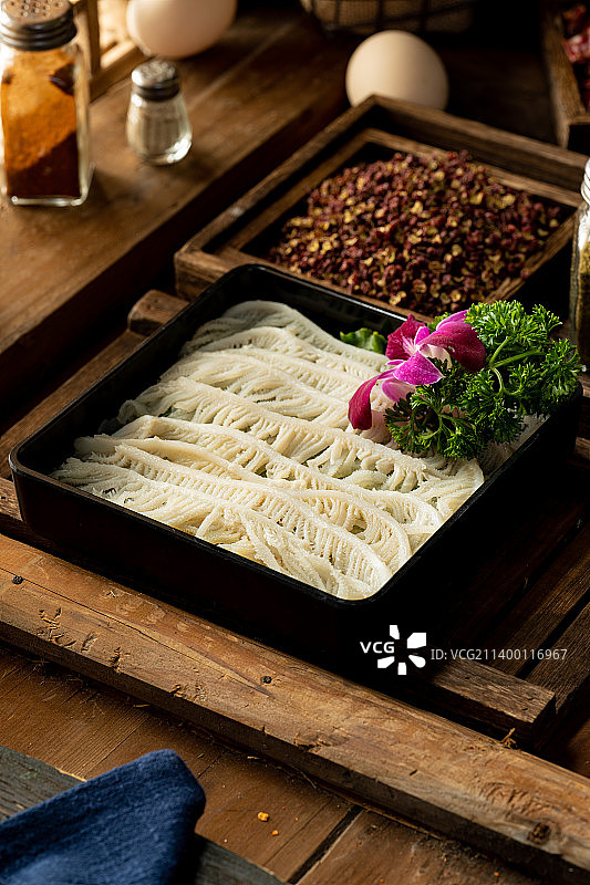 鸡杂火锅,香辣乌鸡火锅,泡椒鸡,火锅鸡,鲜锅鸡,火锅菜品,传统复古风,火锅耗儿鱼,鸡肾,桂花糕,包子图片素材