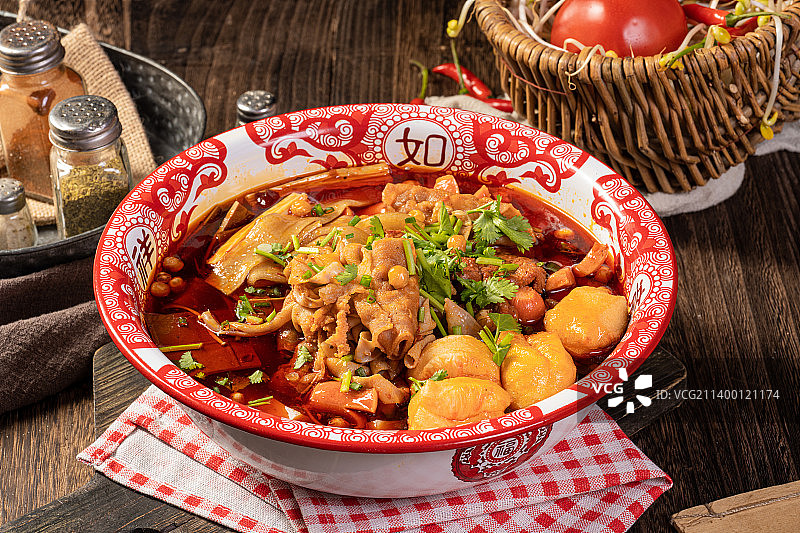 成都经典冒菜,火锅冒菜,麻辣烫,火锅菜,冒烤鸭,巷子里的美食,冒菜外卖,肥牛卷,鸭血,牛皮豆干,火锅图片素材
