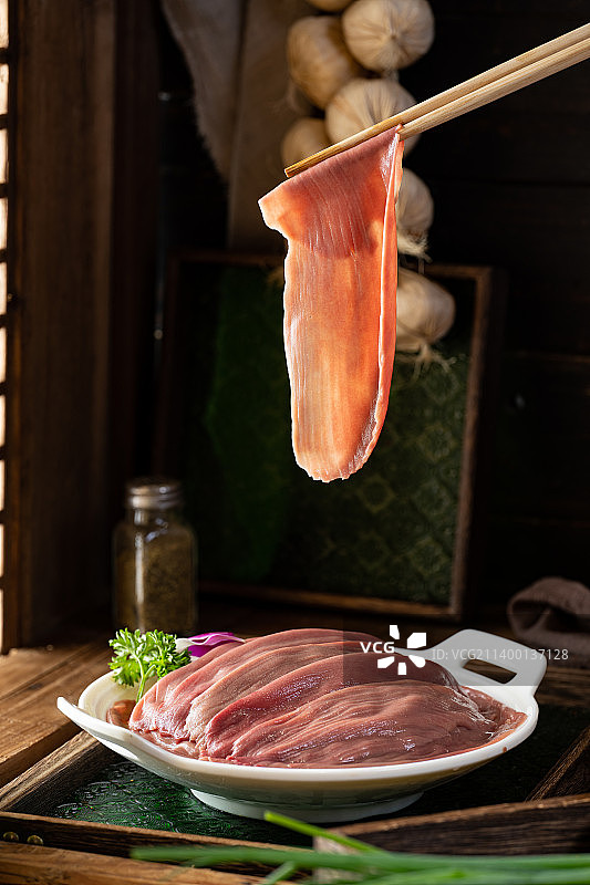 中式复古怀旧风 四川火锅 重庆老火锅 火锅菜品 水牛毛肚 麻辣牛肉 嫩牛肉 鸭肠 雪花牛肉 火锅合集图片素材