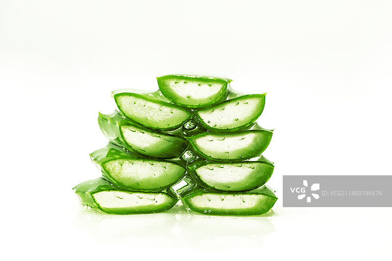 新鲜绿色芦荟切片图片素材
