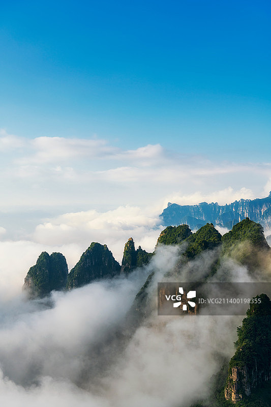 太行山脉河南省新乡段辉县沙窑乡小井村轿顶山景区夏季云海户外风光图片素材