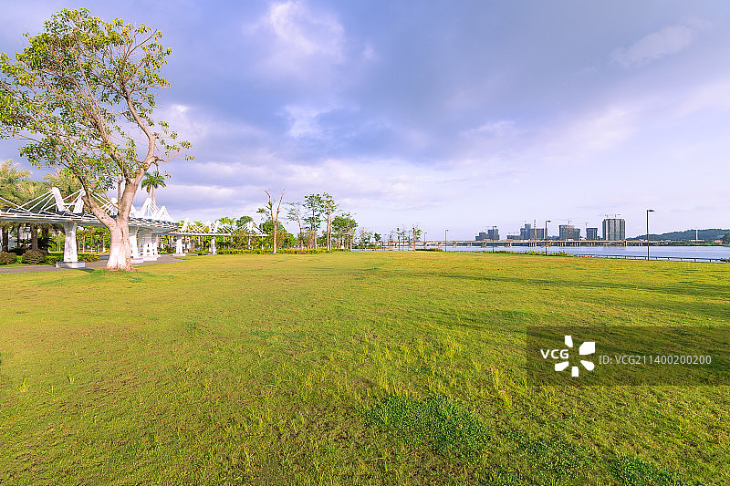 户外草坪图片素材