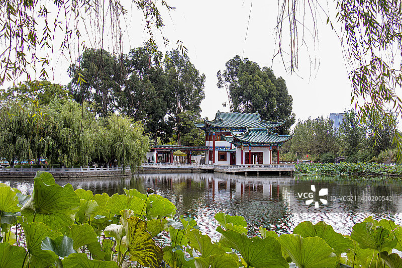 大观公园一角-楼外楼图片素材