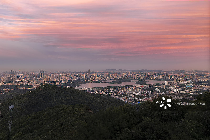 紫金山视角下的南京城图片素材