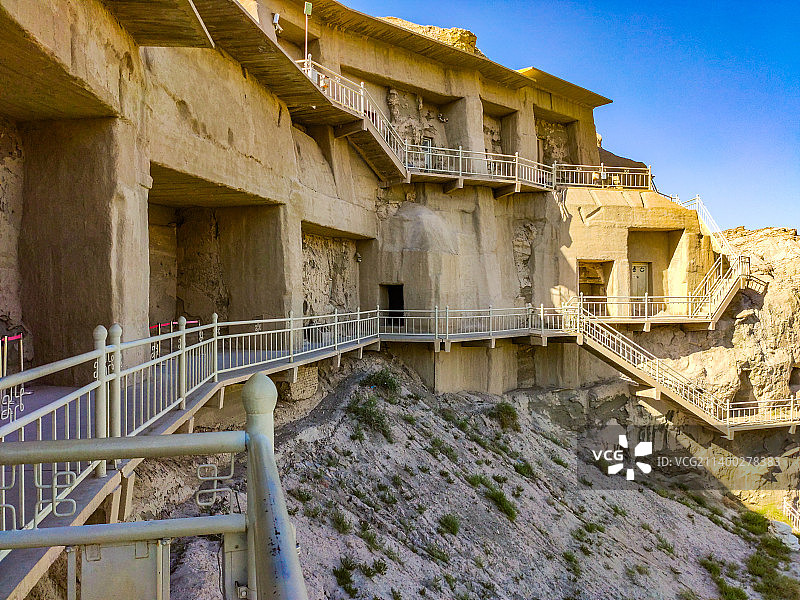 新疆阿克苏地区拜城县克孜尔石窟近景图片素材