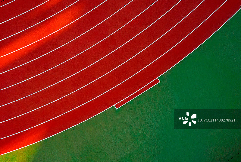 球场跑道草坪塑胶跑道图片素材