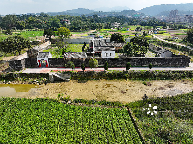 广东省惠州市惠阳区沙田镇肖屋村老楼隆兴楼航拍图片素材