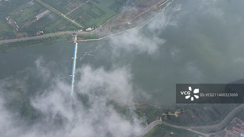 潍河橡胶坝泄洪图片素材