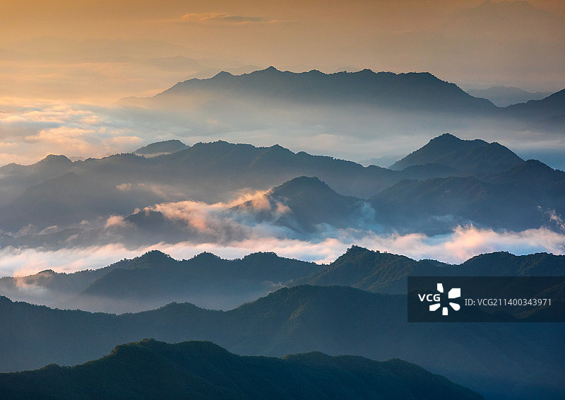 伏牛山的早晨图片素材