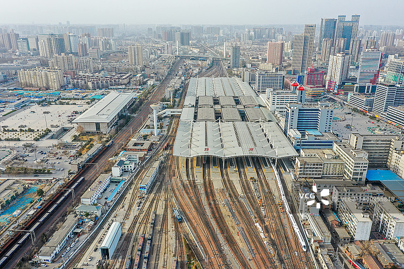 航拍河南郑州火车站 铁路枢纽郑州站图片素材