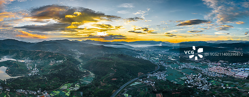 云南省红河州石屏县日落风光图片素材