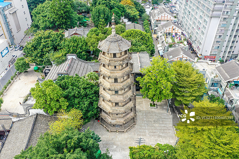 航拍福建福州乌山历史风貌区第一山景区 乌塔公园石塔寺崇妙保圣坚牢塔图片素材
