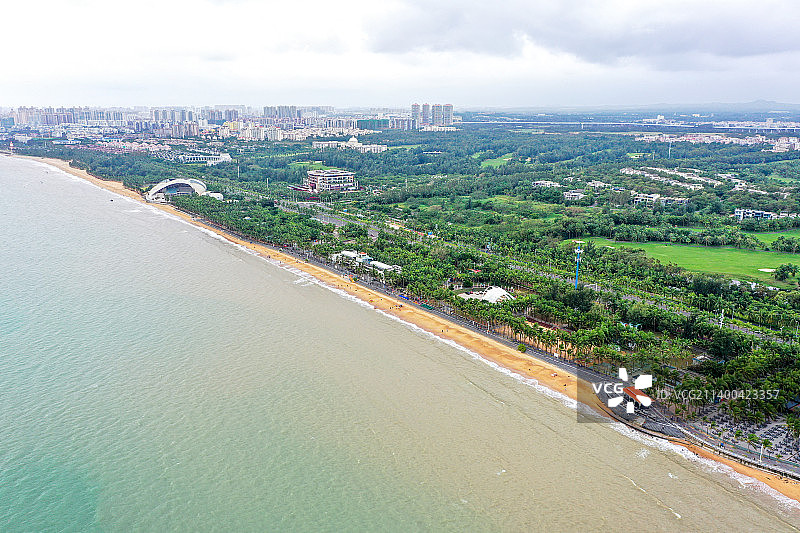 航拍海南海口假日海滩旅游景区 椰树沙滩图片素材