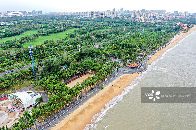 航拍海南海口假日海滩旅游景区 椰树沙滩图片素材