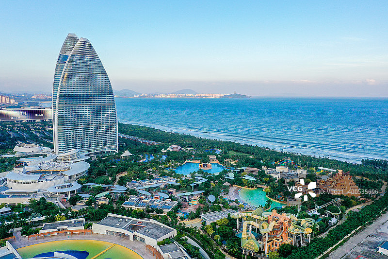 航拍海南三亚海棠湾亚特兰蒂斯酒店 亚特兰蒂斯水世界 海景度假区地标建筑图片素材