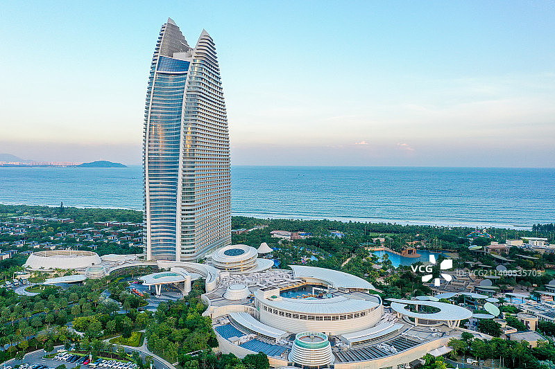 航拍海南三亚海棠湾亚特兰蒂斯酒店 海景度假区地标建筑图片素材