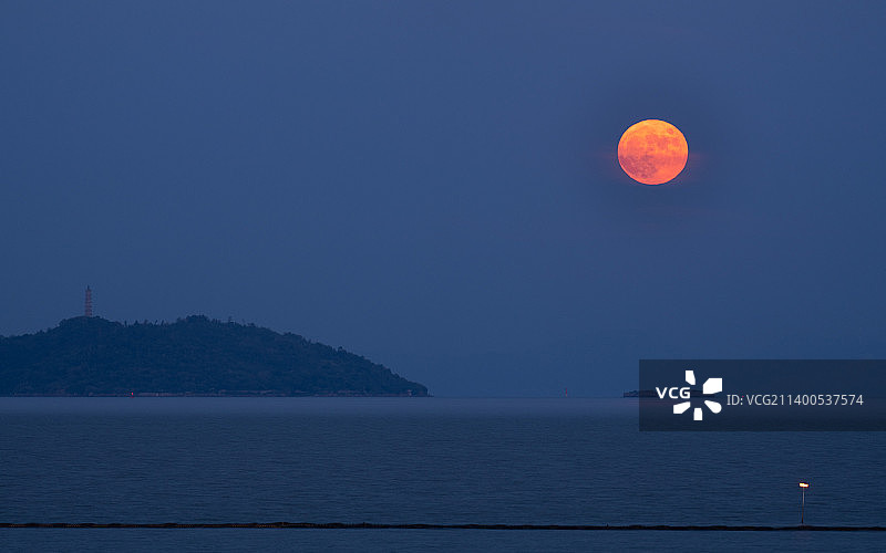 合肥中庙姥山岛的月升图片素材