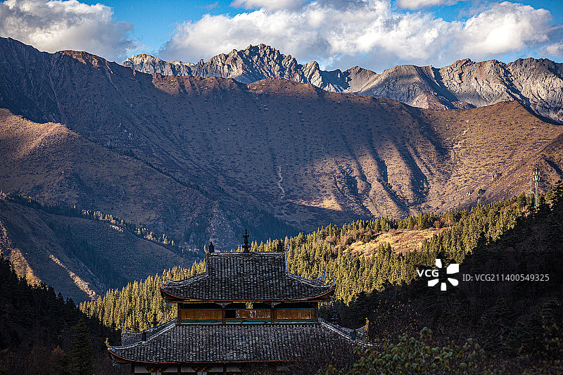 黄龙沟的古寺院图片素材