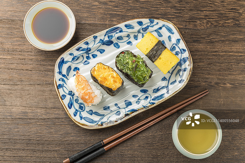 一盘寿司拼盘日料特写图片素材