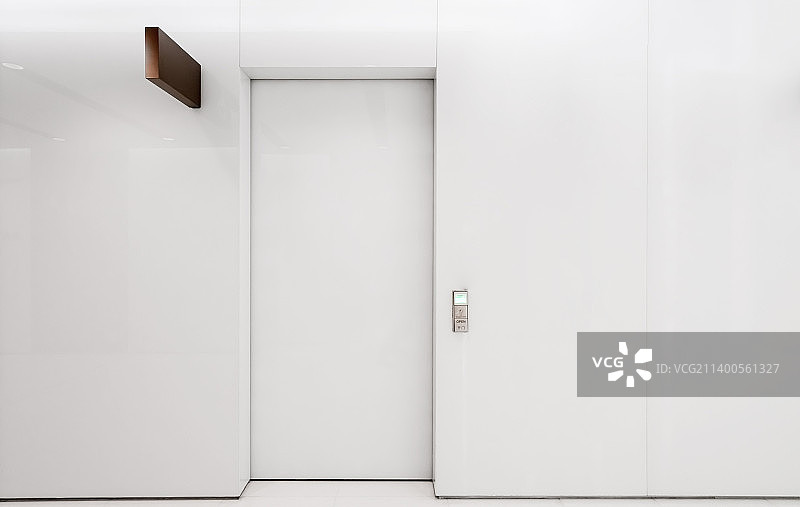 写字楼内部自动门图片素材