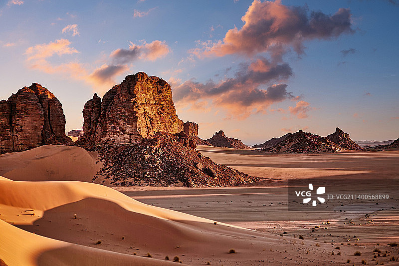 伊利济沙漠风光图片素材