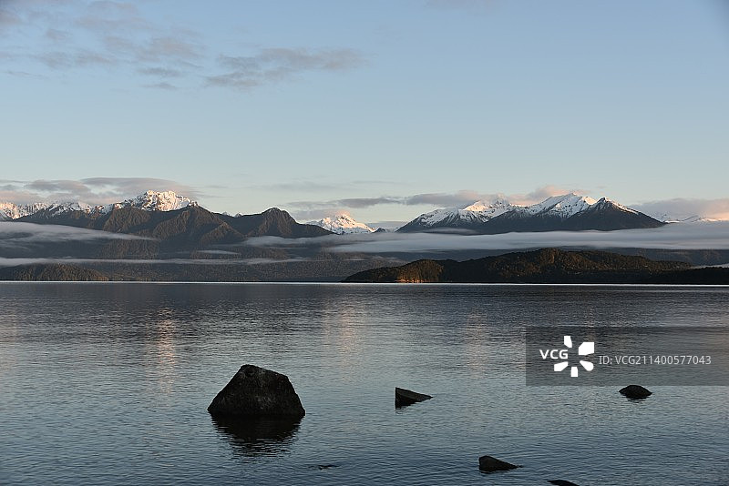 马纳普里湖山脉风光（新西兰）图片素材