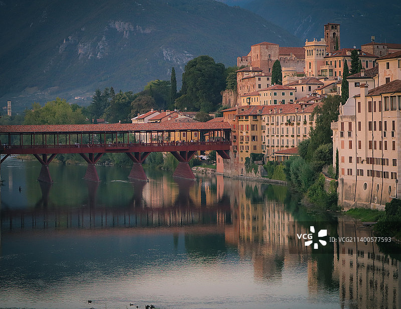 河上的桥梁景色图片素材