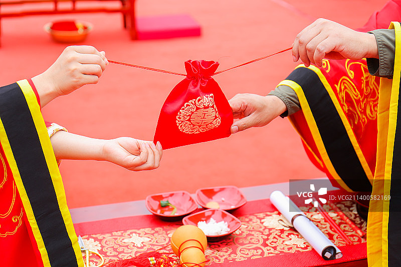 西安汉城湖汉服新人婚礼仪式图片素材