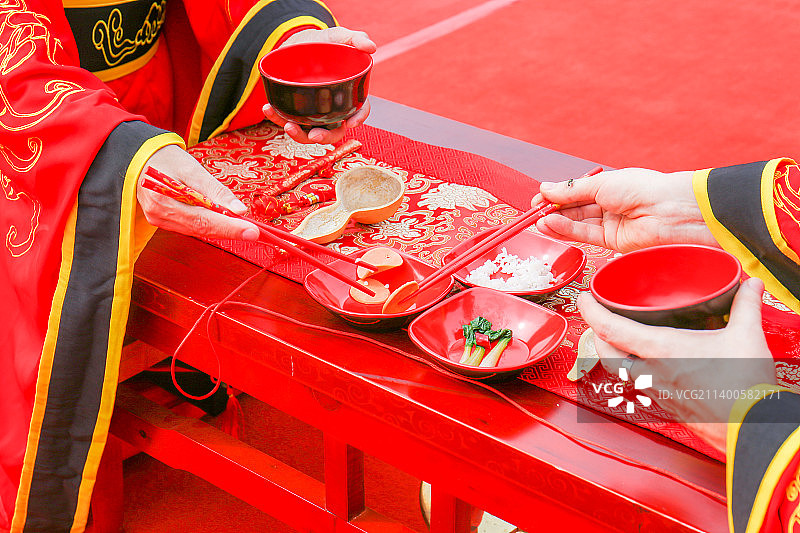 西安汉城湖汉服新人婚礼仪式图片素材