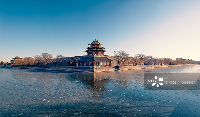 冬季蓝天下的故宫角楼图片素材