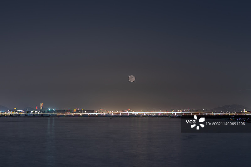 中秋节满月和建筑图片素材