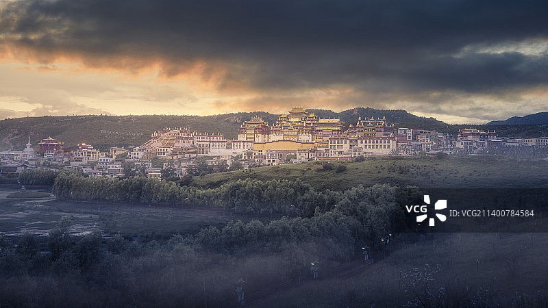 松赞林寺图片素材