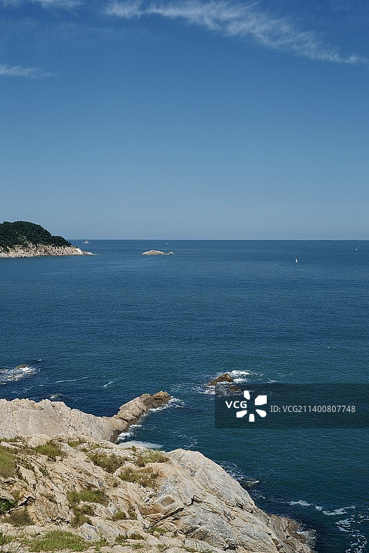 从刘公岛东泓炮台遥望黄海图片素材