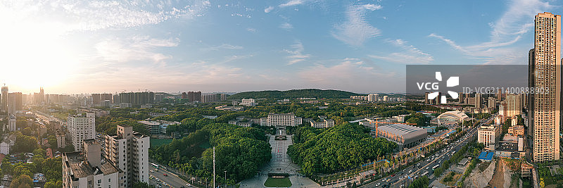 华中科技大学中轴线全景鸟瞰-喻家山下图片素材