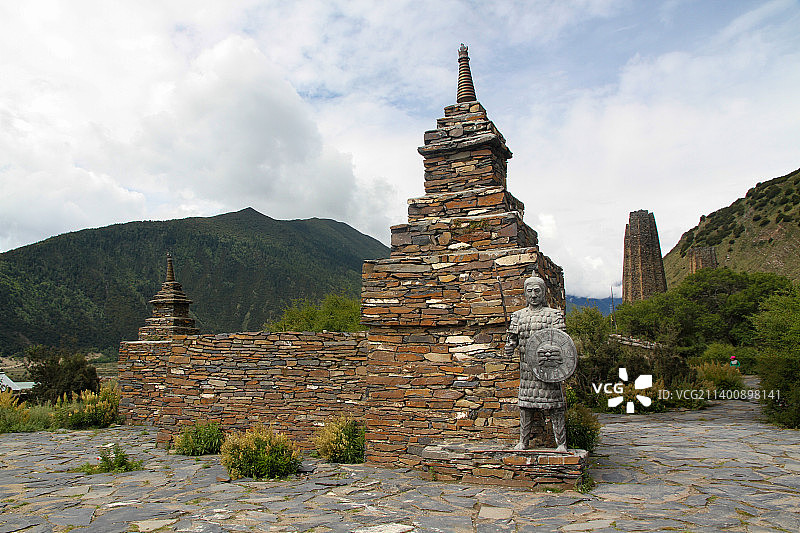 西藏自治区林芝地区工布江达县秀巴古堡风光图片素材