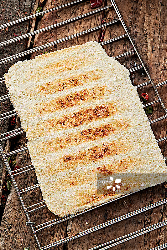 蒙族传统炭烤奶皮子图片素材