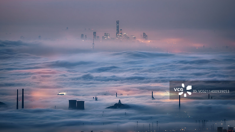 夜色云海上的北京成图片素材