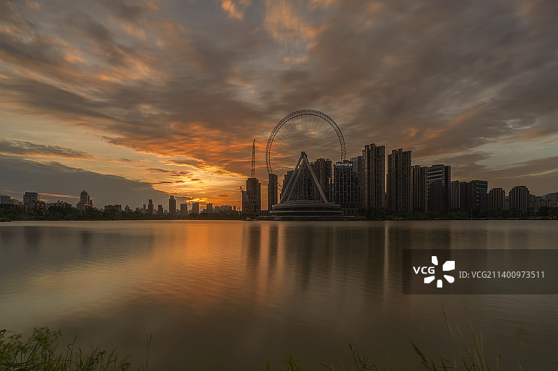 霞印晋安湖图片素材