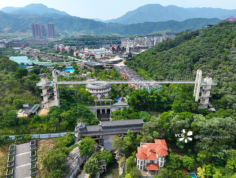 广东省河源市客天下国际旅游度假区温泉酒店恐龙水晶桥航拍图片素材
